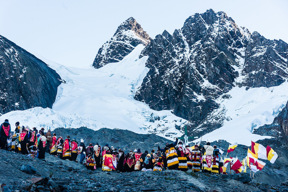 Cérémonie sur le glacier Sinakara, pèlerinage Qoylluritty © David Ducoin