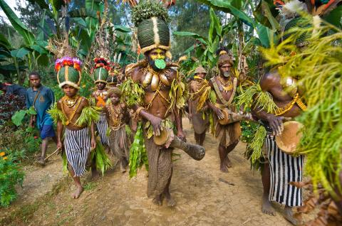 Cérémonie en Papouasie avec les papous Kalam