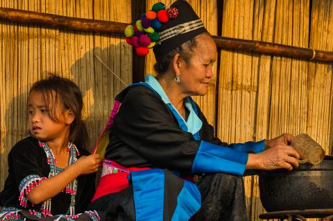 Immersion chez une famille hmong dans un village montagnard