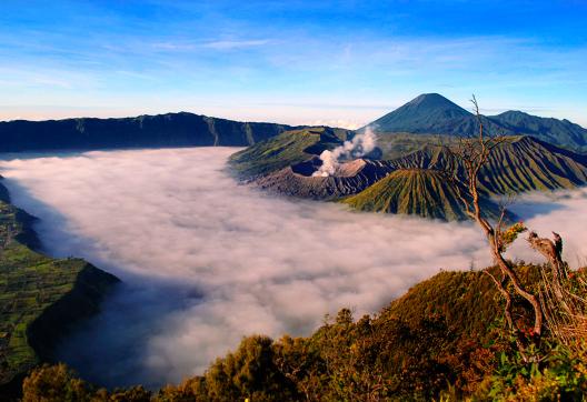 Randonnée vers la caldeira de Tengger, volcans Bromo et Semeru dans la partie orientale de Java