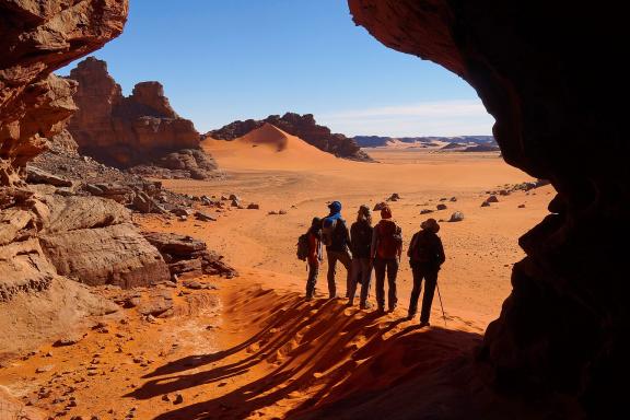 Trek dans les déserts tassiliens  des tassili n Ajjer en Algérie