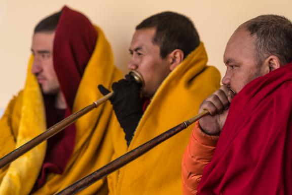 Cérémonie bouddhiste dans un monastère du Ladakh