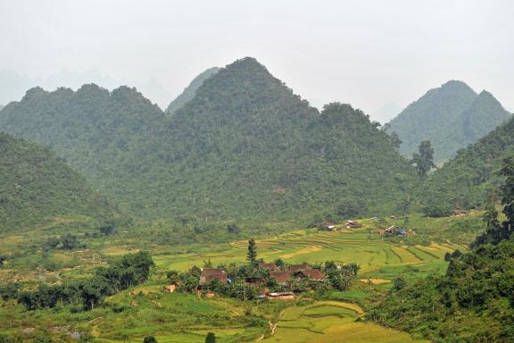 Voyage vers les montagnes calcaires de Thong Nong au nord Vietnam