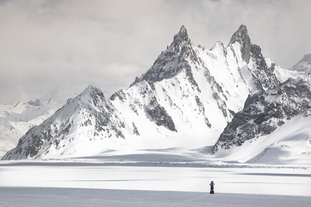 Haute montagne sur le glacier Biafo © Laurent Boiveau