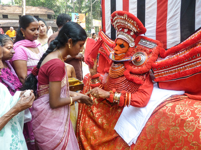Cérémonie de Theyyam au Kerala