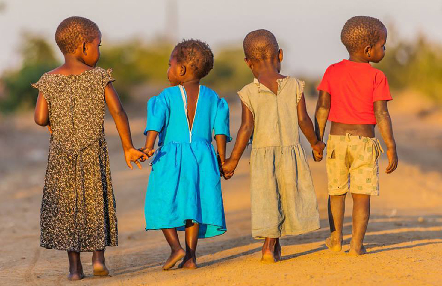 Enfants en balade au Burkina Faso