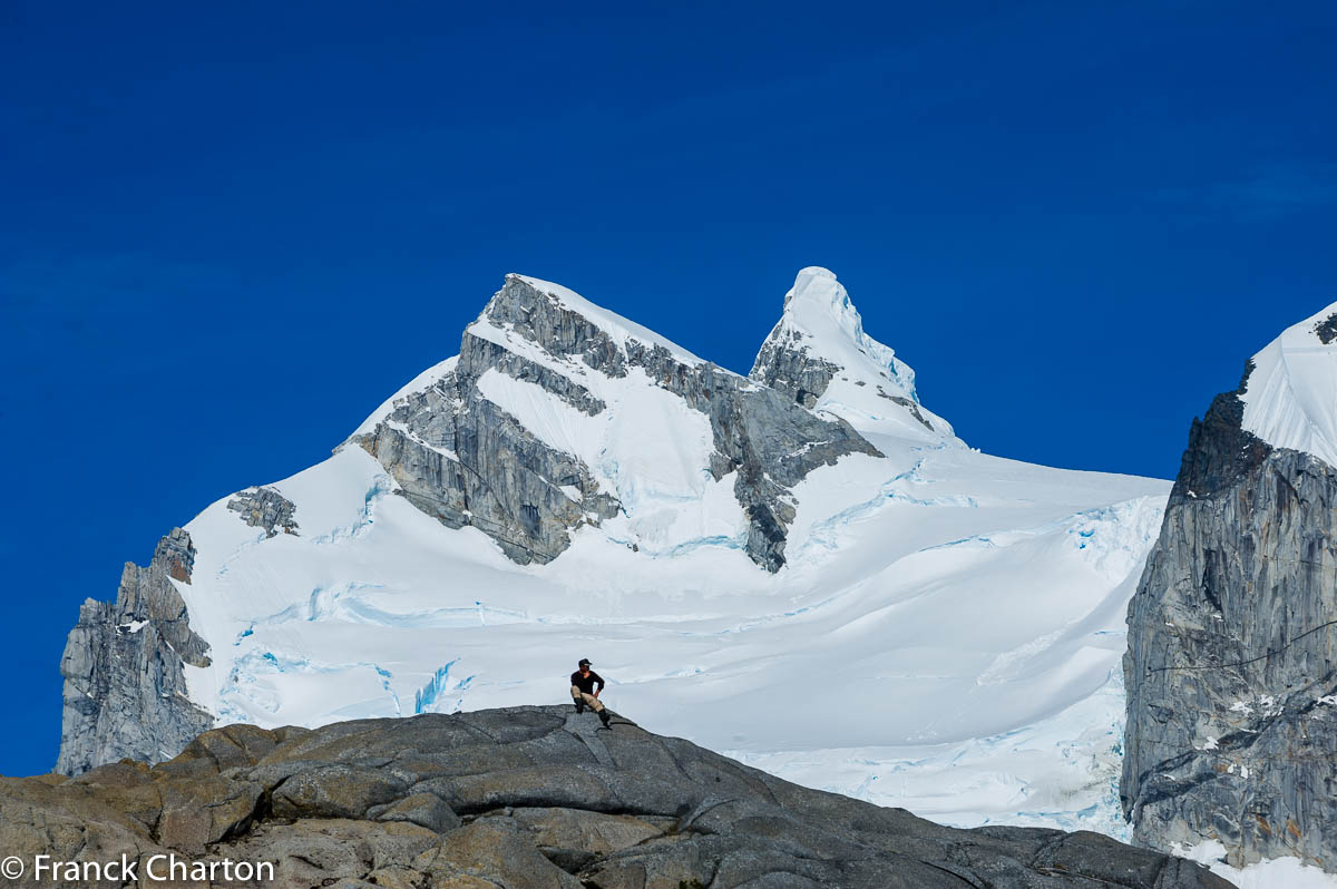 Ocho sous les glaciers du St Valentin