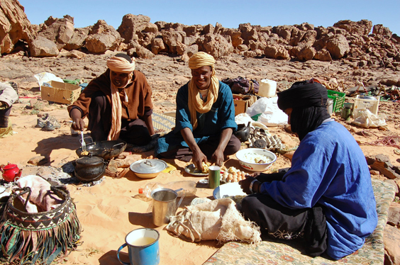 Rencontre avec une famille touarègue dans le Sahara algérien
