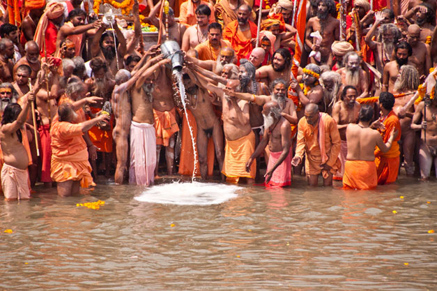 Foule lors de la Kumbha Mela à Haridwar