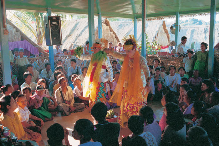 Fête des esprits Nat-Pwe, Birmanie