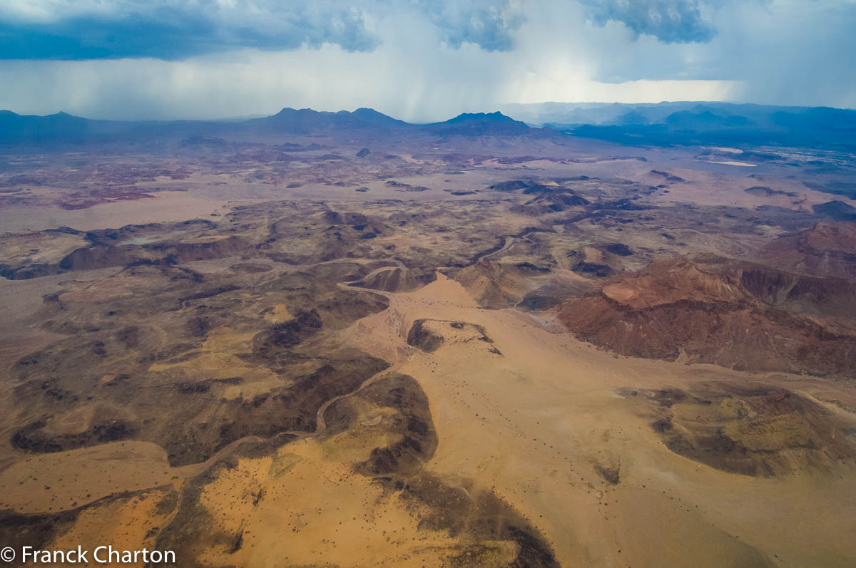 Situé dans le quart nord-ouest de la Namibie, le Damaraland doit son nom au peuple Damara, le premier groupe bantou (originaire d’Afrique centrale) venu s'installer en Namibie au IXe ou Xe siècle. 