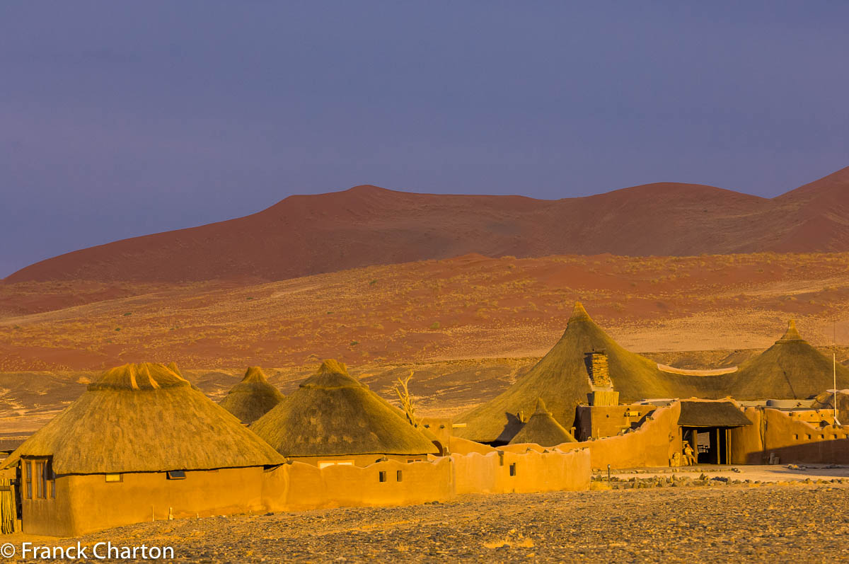 Le cadre enchanteur et rude du Desert Lodge, en lisière du Parc National du Namib