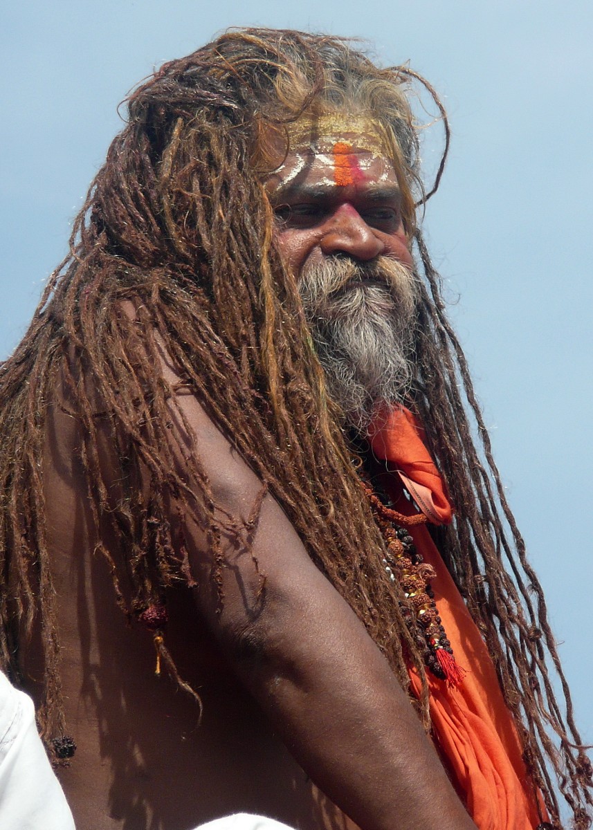 Cérémonie de l'aarti sur les ghats du Gange lors de la Kumbh Mela