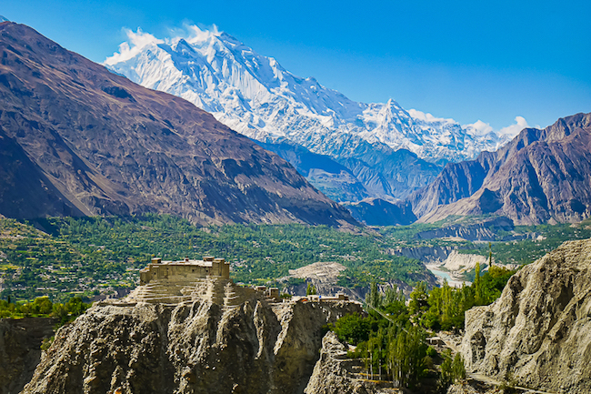 Massif Rakaposhi et fort de Karimabad © Barbara Delière