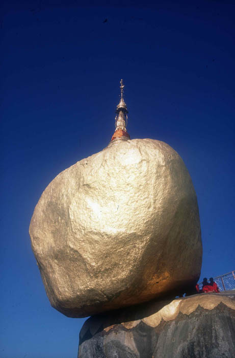 Rocher Doré de Kyaikhtiyo, Birmanie