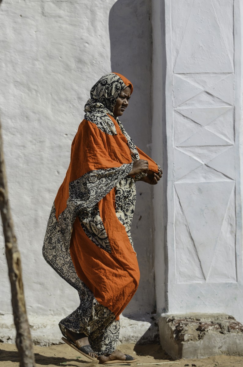 Femme sur fond blanc