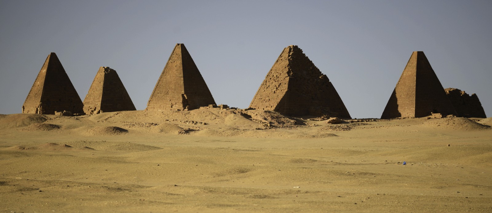 Pyramides