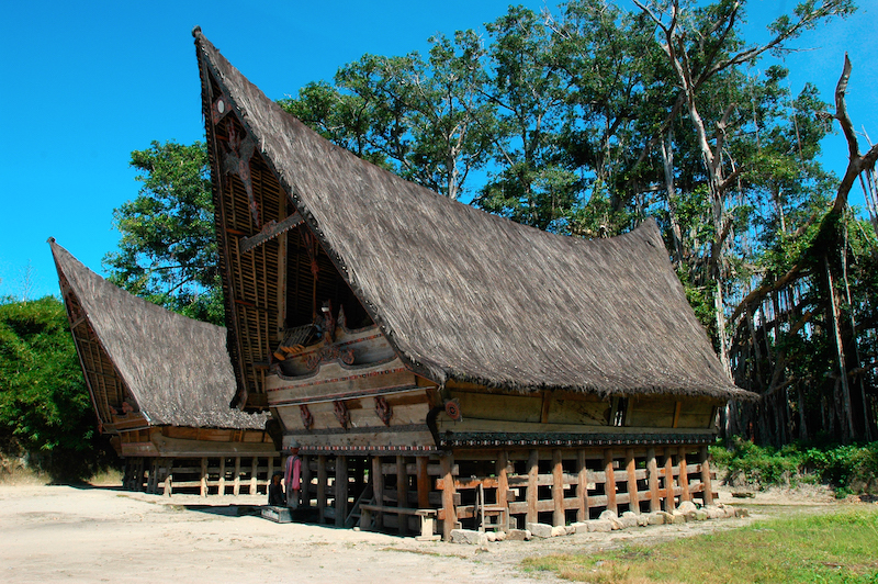 Maisons batak du lac Toba, Indonésie © Philippe Gigliotti