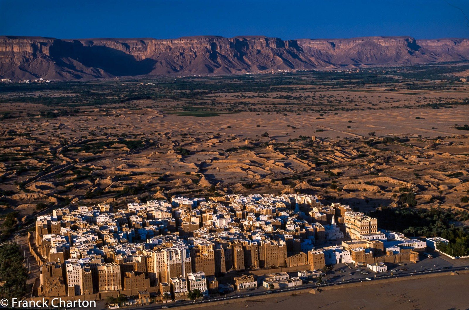 L’oasis de Shibam depuis le belvédère de la falaise sud. 