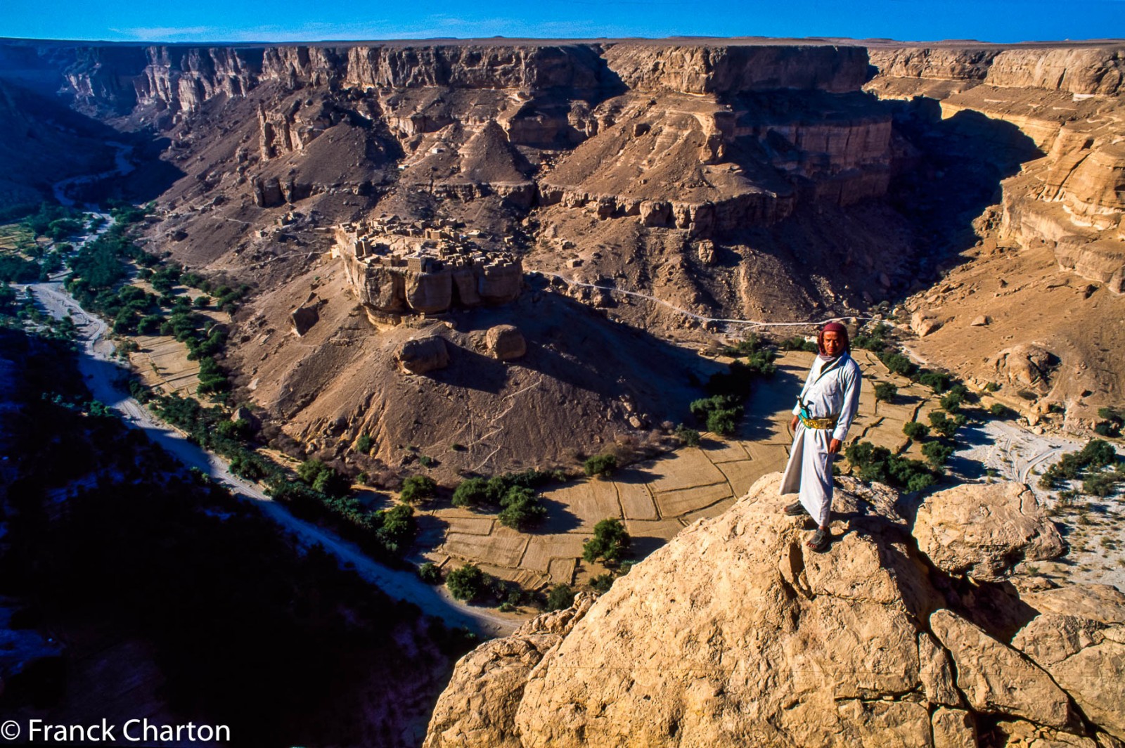 Village de Haid Al-Jazeel, dans le Wadi Do’an, contemplé depuis le plateau de Jol. 