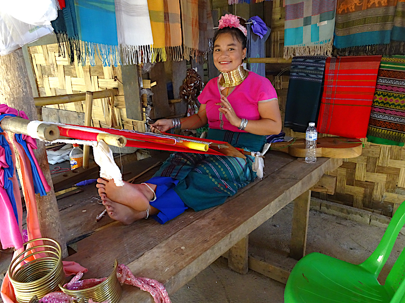 Artisanat à Huay Pu Keng