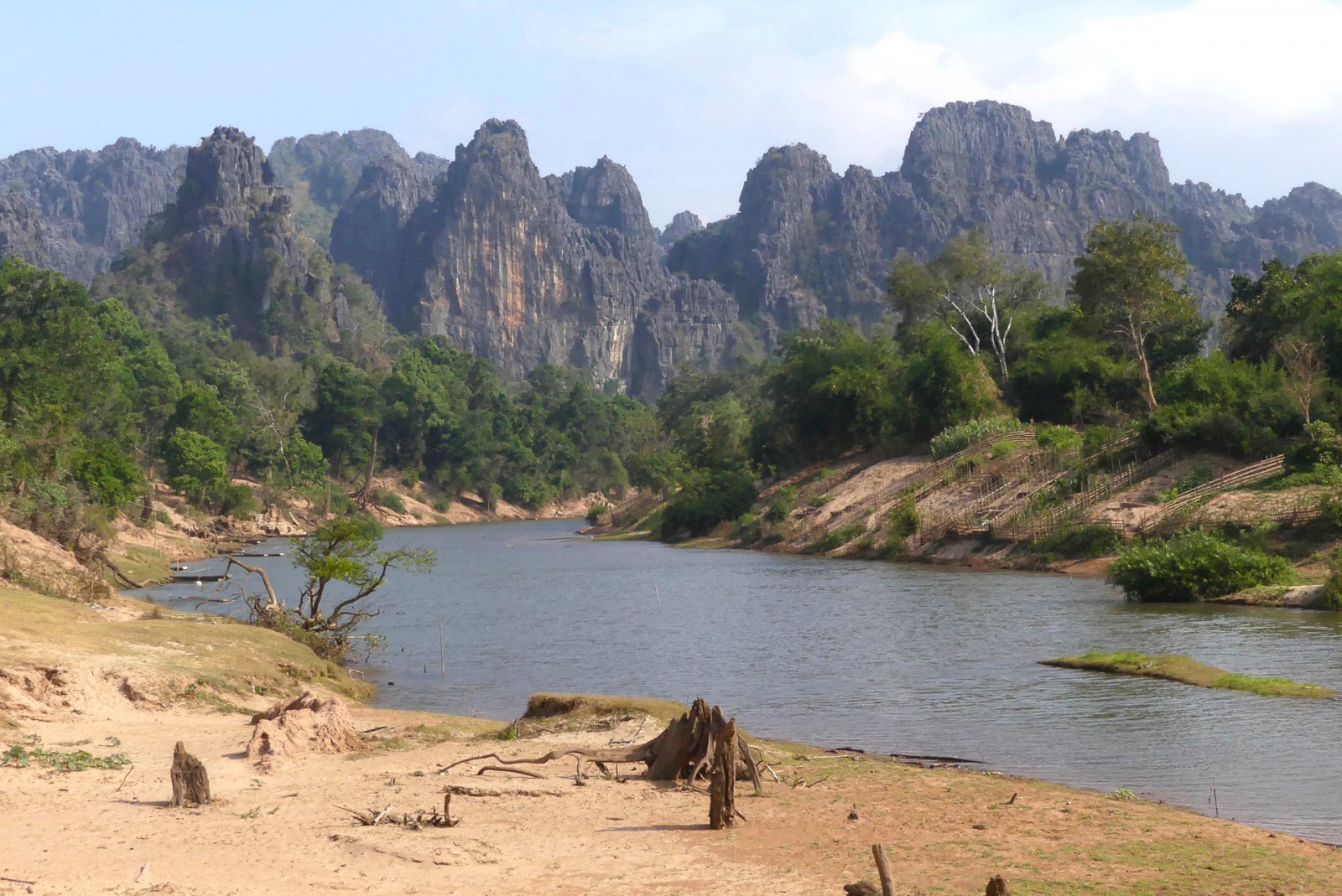 Paysage karstique du plateau de Khammouane