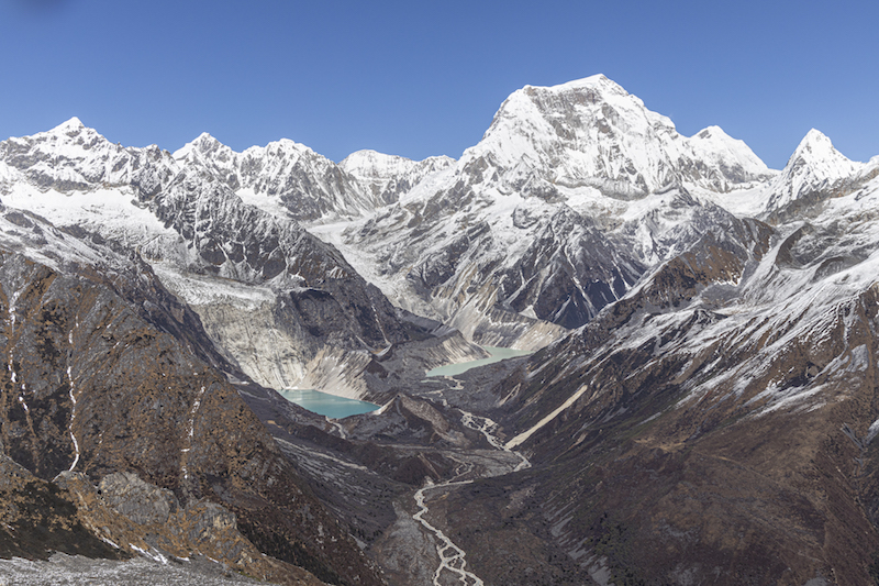 Montagnes et lacs au Bhoutan