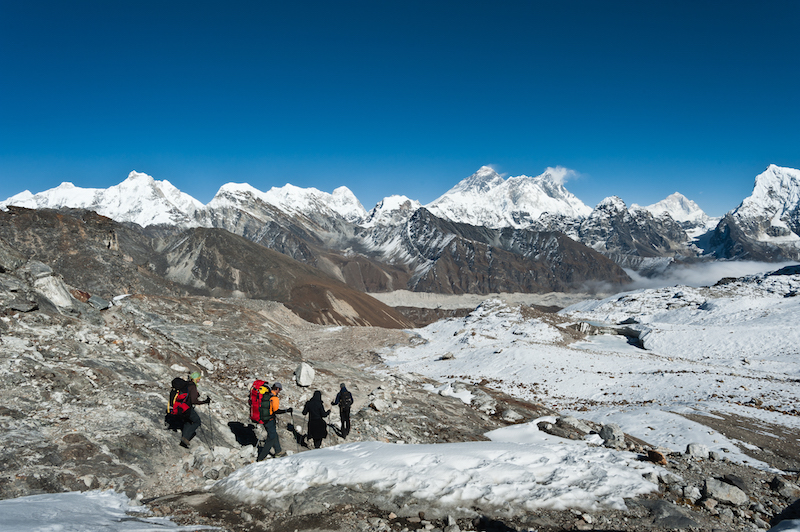 Le Renjo la à 5340 m et vue sur l’Everest et le Lhotse dans la région du Kumbhu