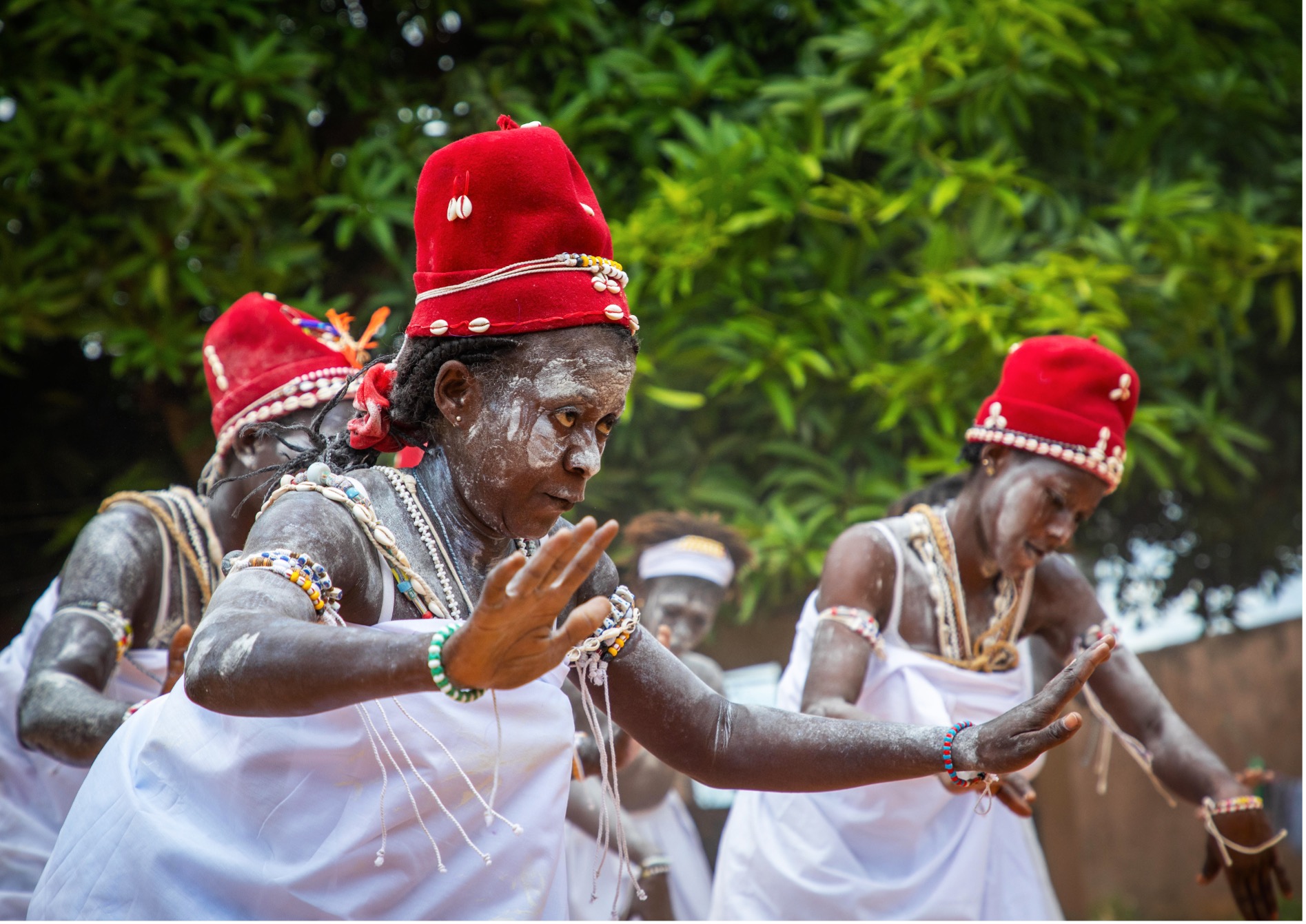 Danses de femmes lors d'une cérémonie d'initiation en Côte d'Ivoire