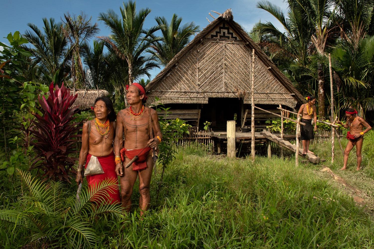 Famille mentawaï © Stephan Gladieu