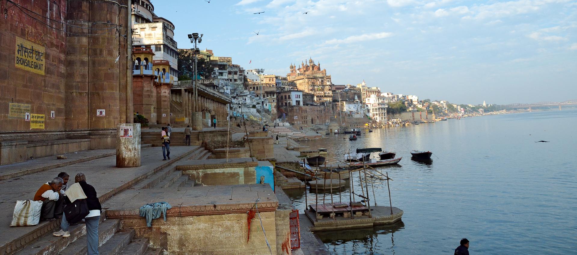Immersion le long du Gange en Inde