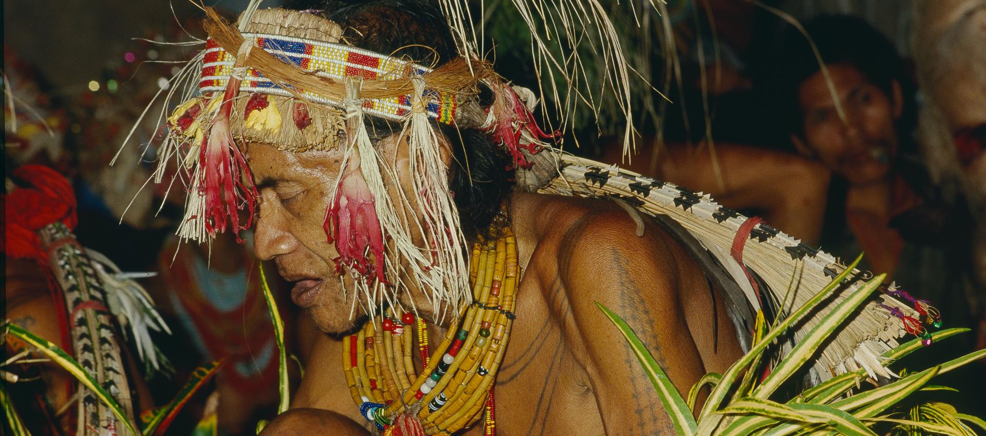 Cérémonique chamanique chez les mentawaïs © Olivier Lelièvre