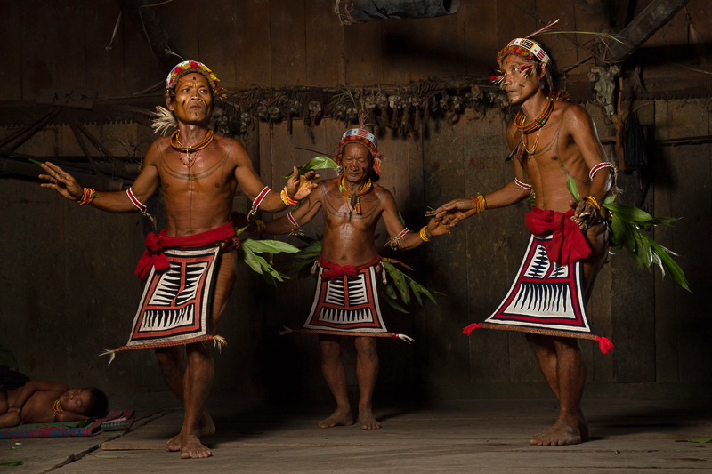 Cérémonie mentawaï © Stephan Gladieu