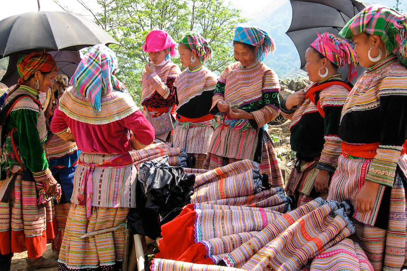 Femmes hmong fleur de la région de Bac Ha © Jérôme Kotry