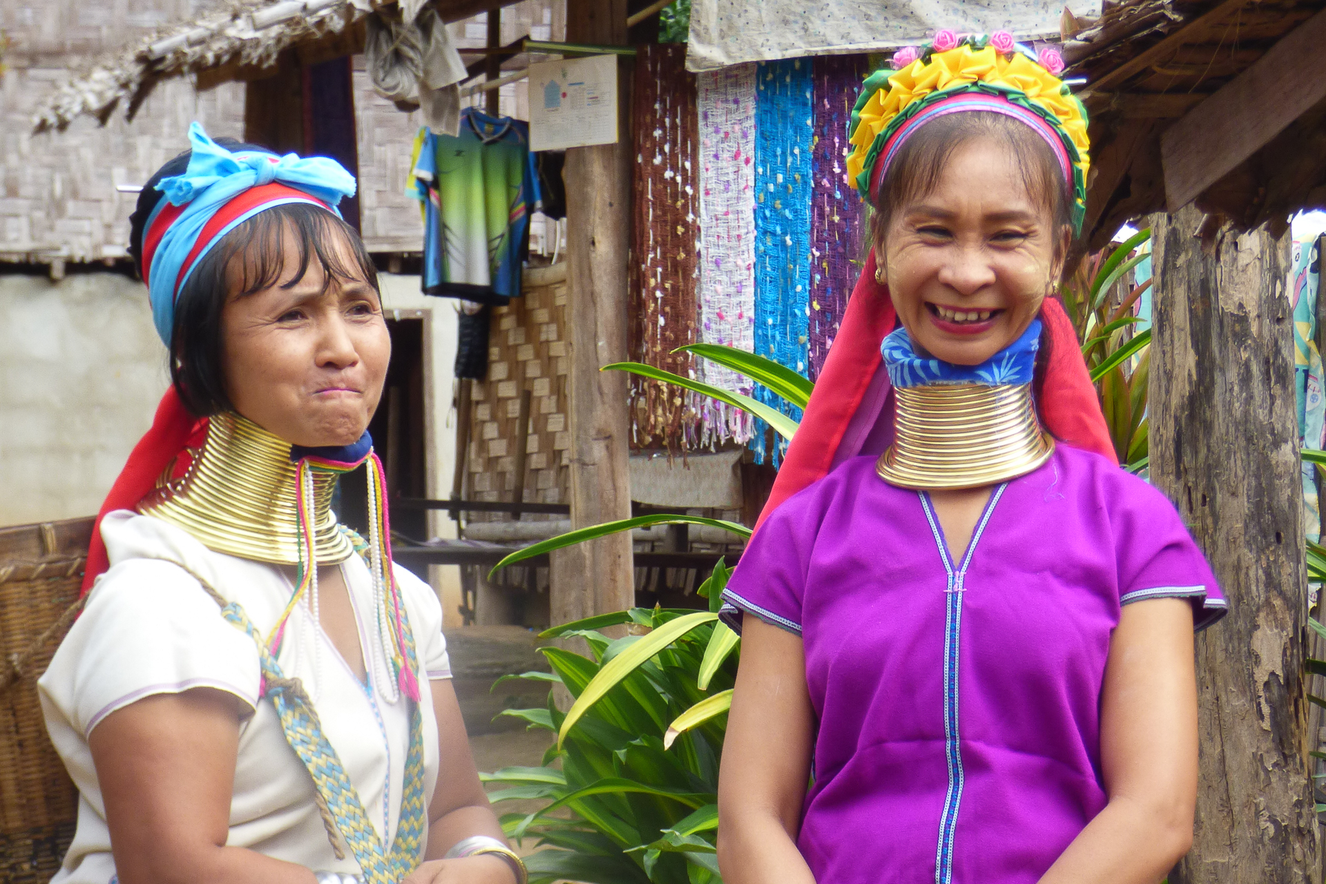 Femmes Kayan du village de Huay Pu Keng