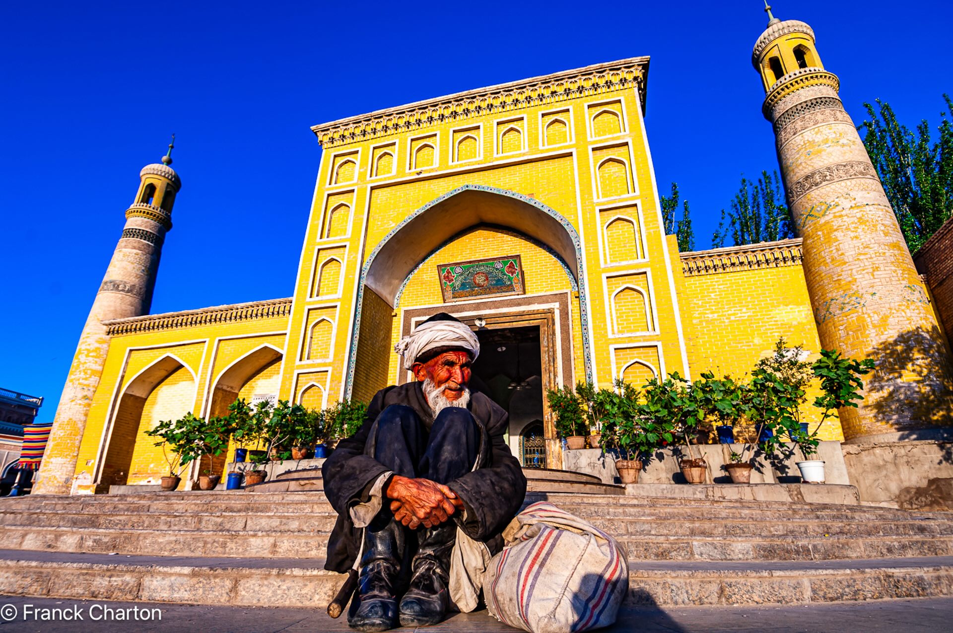 Devant la mosquée Id Kah à Kashgar - Franck Charton