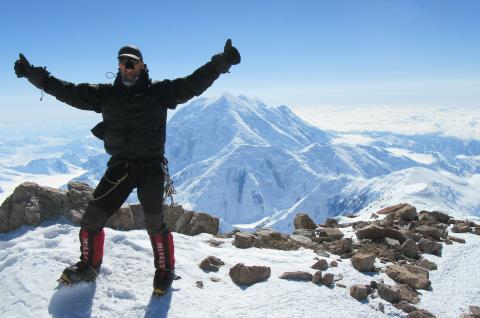 Au sommet du mont Denali (6 190 m) en Alaska