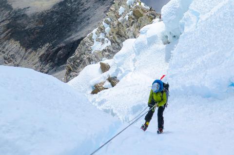 Descente verticale de l'Ama Dablam au Népal