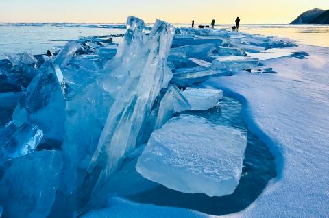 Traversée du lac Baikal gelé en ski pulka