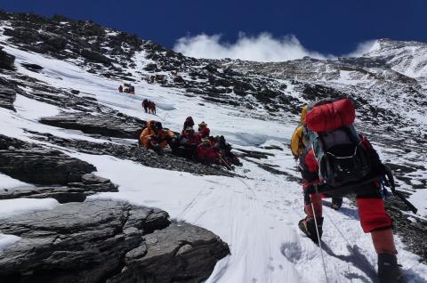 Expédition Everest Tibet camp 3 avec vue sur sommet pyramidal