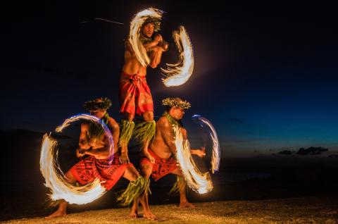 Danseurs de feu à Hawaii