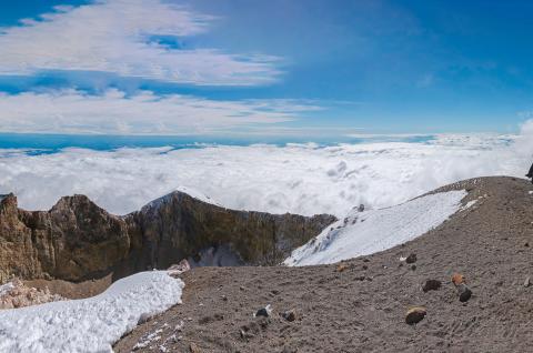 Cratère au sommet du pico de Orizaba au Mexique