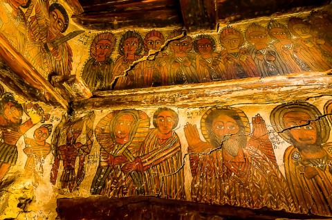 Immersion dans les fresques de l'église troglodyte Pierre et Paul dans le Tigray