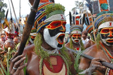 Grand sing-sing du Hagen Show en Papouasie-Nouvelle-Guinée Immersion dans le grand sing-sing du Hagen Show dans les Highlands