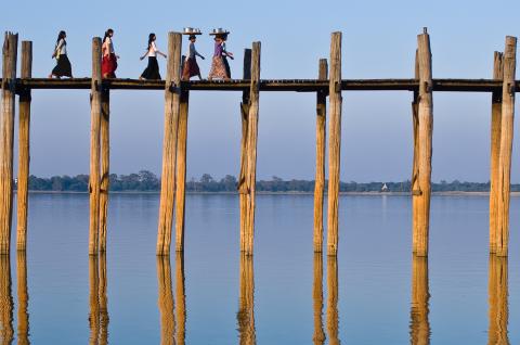 Randonnée sur le pont en teck U Bein à Amarapura