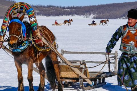 Trek et course de traineau à cheval sur le Khövsgöl gelé