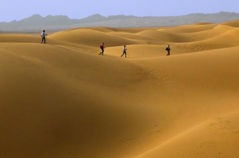 Trekking dans les dunes de la région des Golden Dunes