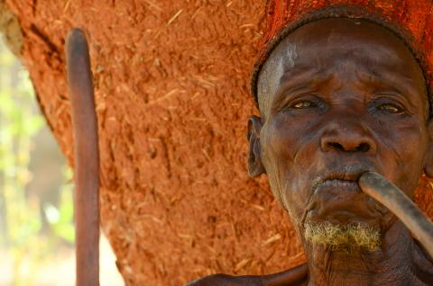 Rencontre avec Taneka, guérissuer et vieux sage réputé dans la chaîne de l'Atacora