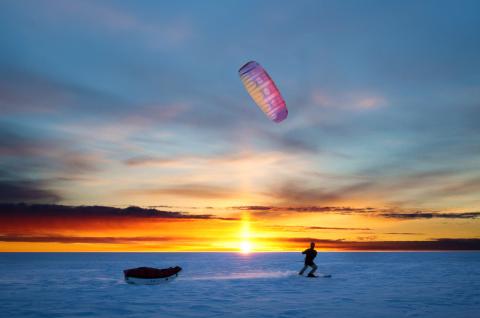 Voyage et lever du jour en snowkite à Hardangervidda