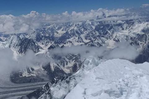 Ascension du Gasherbrum I, l’arête sommitale